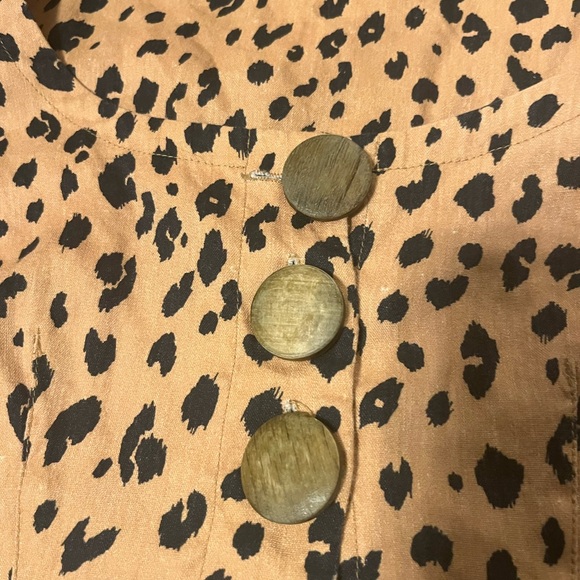 Cropped Cheetah Print Top - Picture 3 of 4